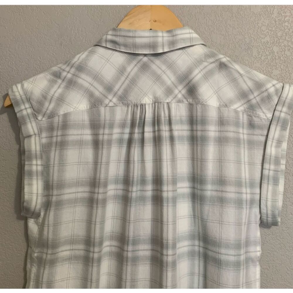 UNTUCKit Villefranchie Plaid Button Front Top Size 0 White Gray Cotton TENCEL - Picture 3 of 8